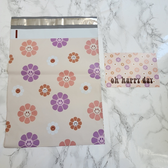 56 10x13” ASSORTED DESIGN POLYMAILERS & POSTAL CARDS 6×4. - Picture 3 of 8